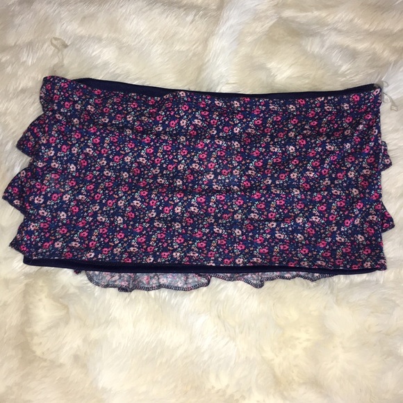 Charlotte Russe crop top - Picture 3 of 5